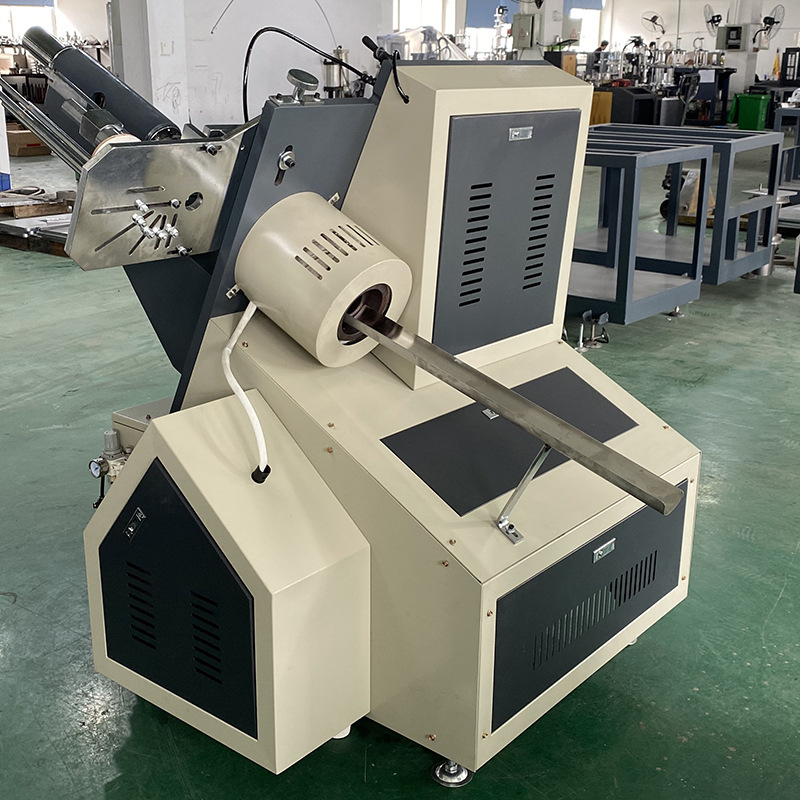 全自动草莓托蛋糕托纸托成型机自动夹纸自动计数可生产各种尺寸