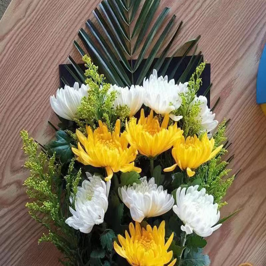 清明节新鲜白黄鲜花产地直发清明节花束混搭鲜花送包装现采现代发