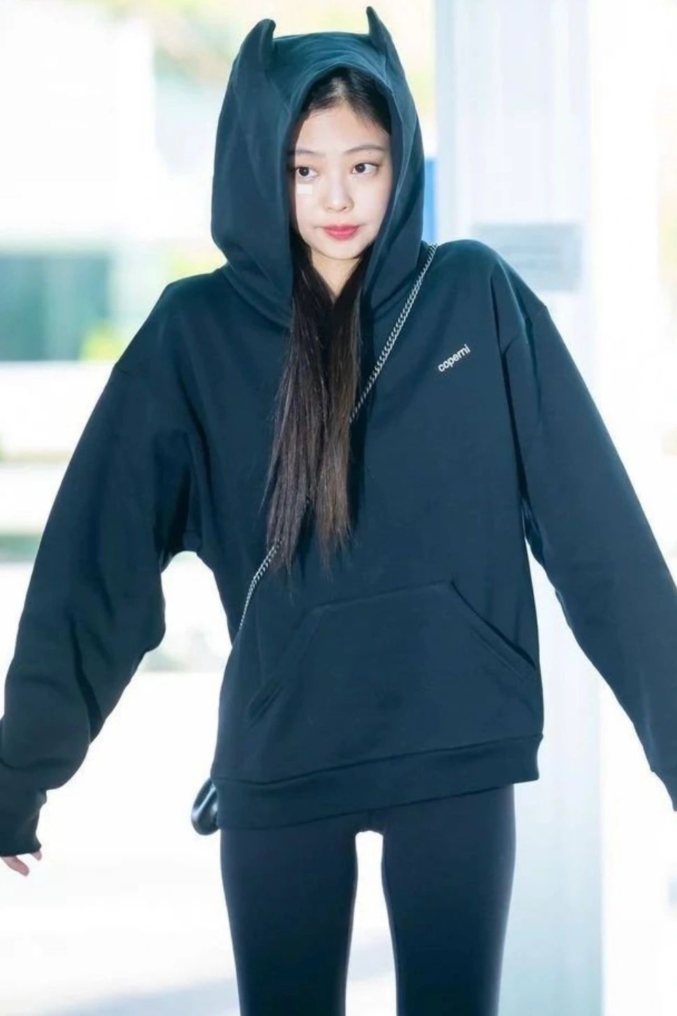 jennie同款猫耳加绒小恶魔卫衣女金智妮宽松显瘦纯棉连帽套头上衣