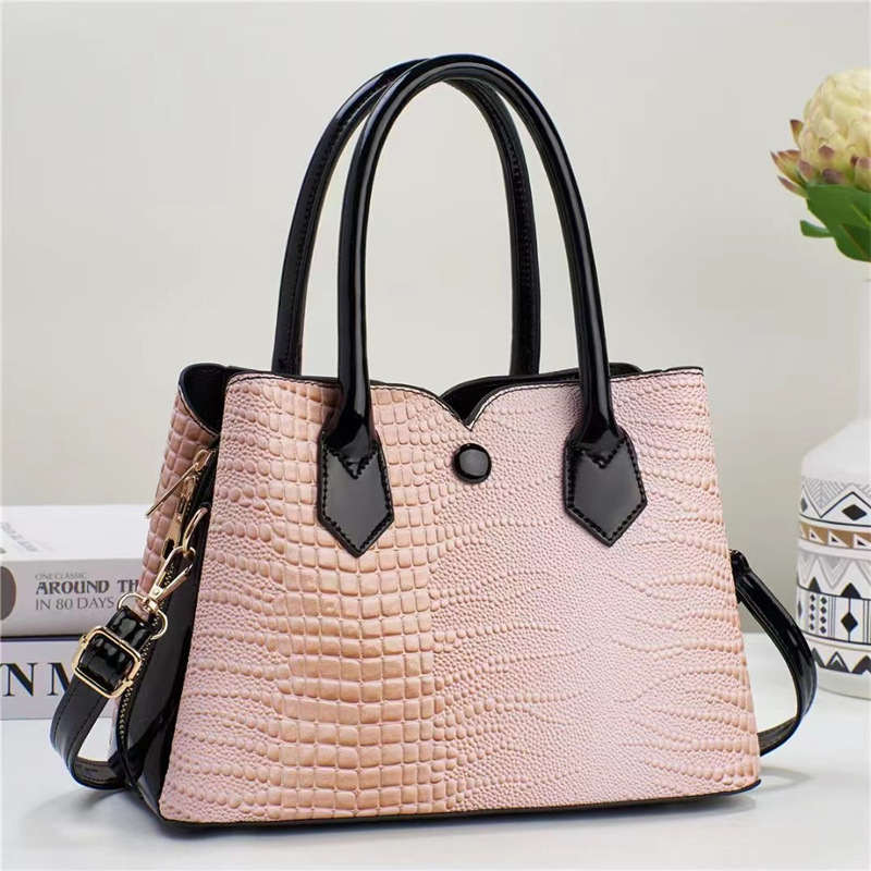 Spring 2024 New Crocodile Pattern Women's Bag European and American Retro Large Capacity Handbag Fashion Simple Shoulder Messenger Bag