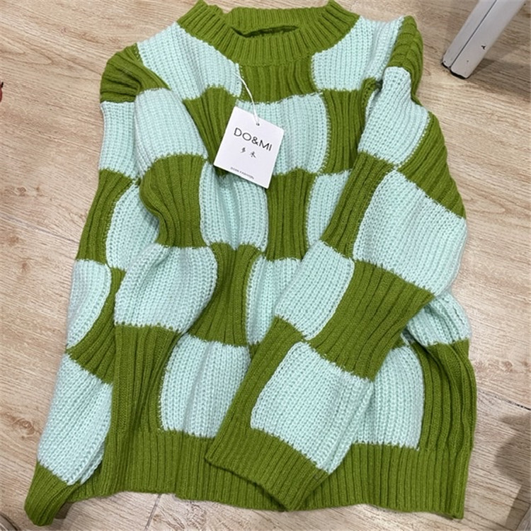 夏天家2021秋冬新款宽松慵懒风棋盘格毛衣女软糯套头外穿绿色上衣