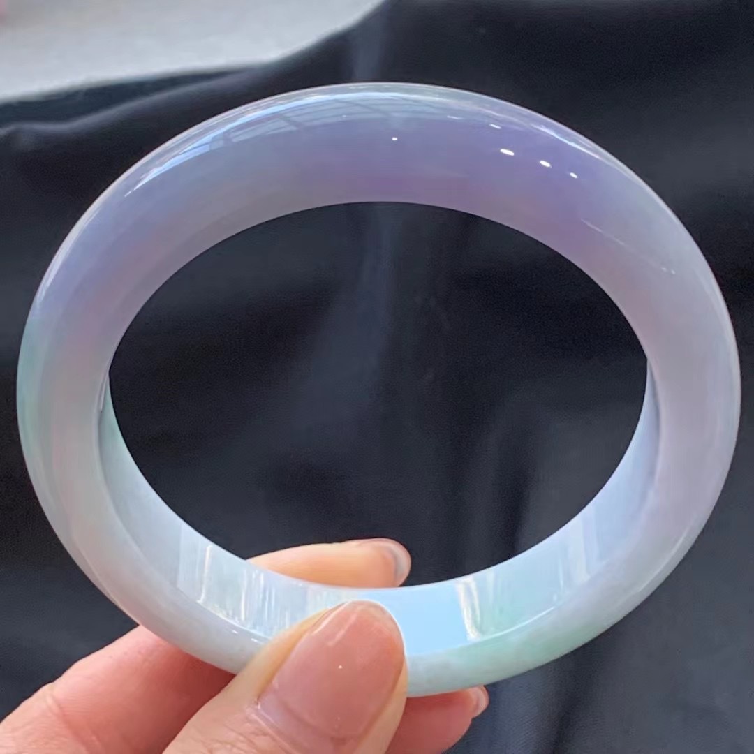 缅甸翡翠a货手镯糯化种水春带彩翡翠手镯工厂拿样9000元 圈口57.