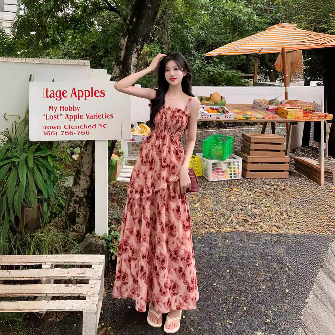 法式长裙2024年夏季新款日系气质收腰连衣裙复古玫瑰花碎花吊带裙