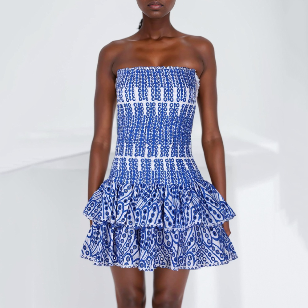 欧美小众刺绣荷叶边短裙女2023春秋抹胸镂空层叠式收腰显瘦连衣裙