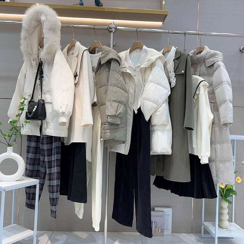 朵以冬季新款撤柜品牌折扣女装羽绒服尾货清仓十三行批发一手货源