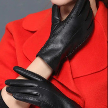 新款皮革手套 皮手套冬季女士骑行开车加绒加厚摩托车触屏手套