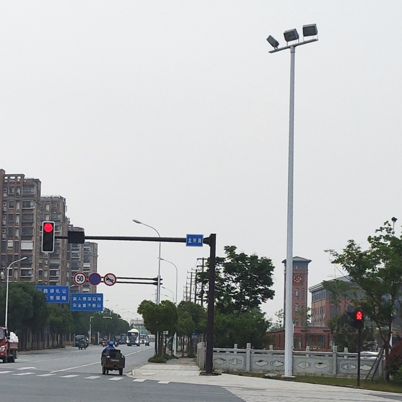 海南省路灯厂家销售12米中杆灯led200w球场照明户外灯厂家直销
