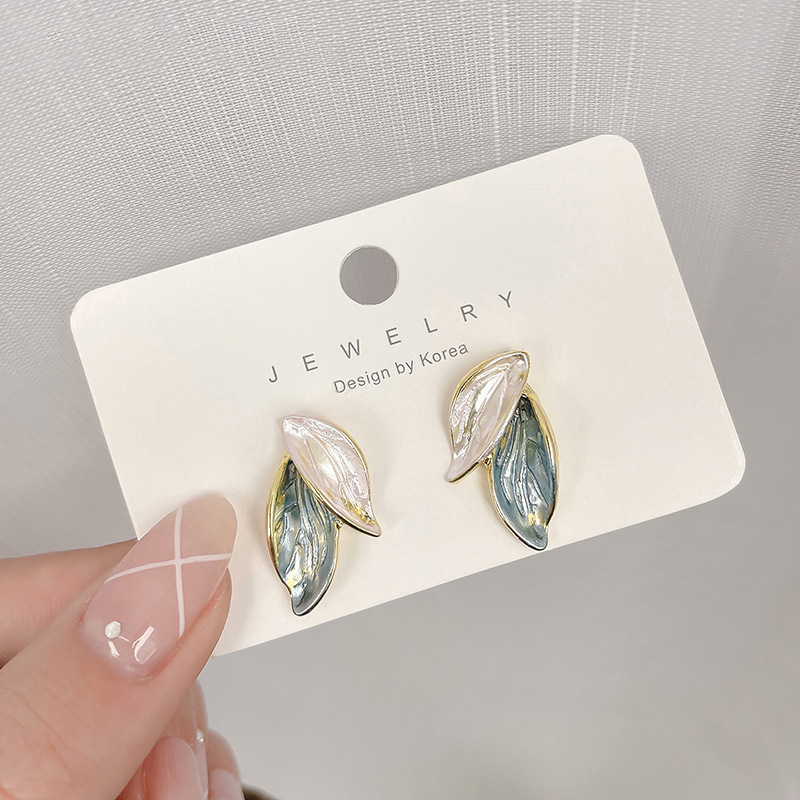 Internet Celebrity Night Market Stall Business Supply 925 Silver Pin Earrings Korean Fashion Popular Hot-Selling Product New Earrings Wholesale