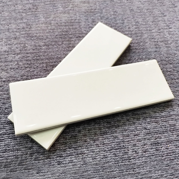 定制全瓷亮光长条小白砖6x20浴室卫生间瓷砖泳池砖纯色墙砖