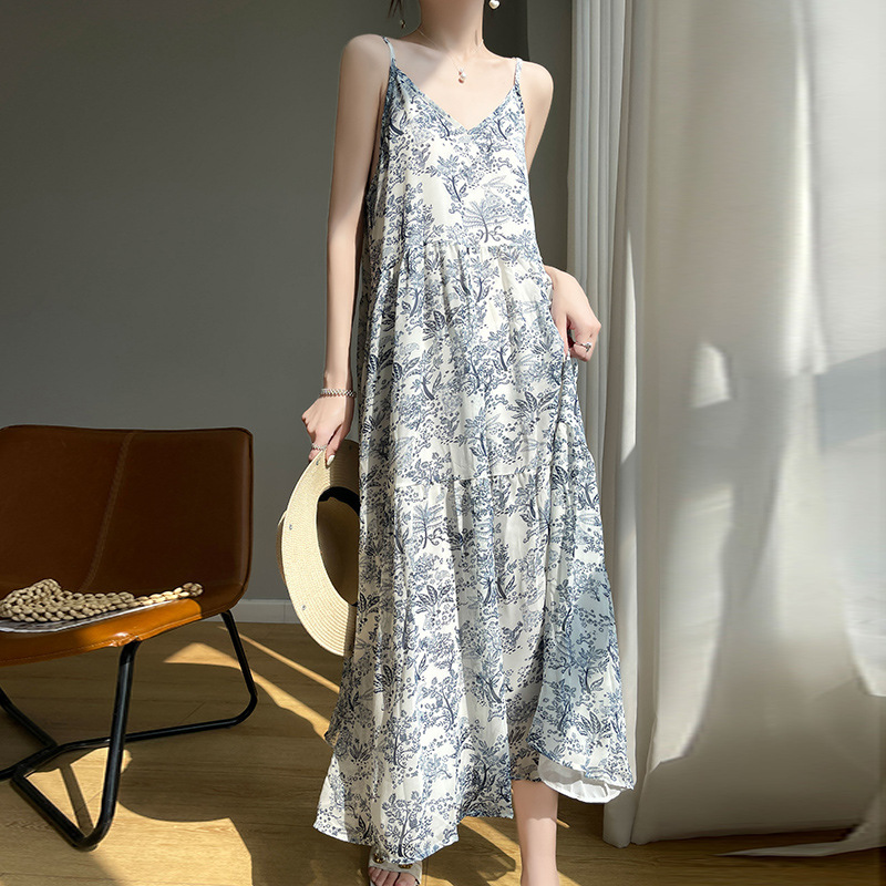 2024年夏季新款乔其纱复古气质a字吊带连衣裙女v领设计感中长裙