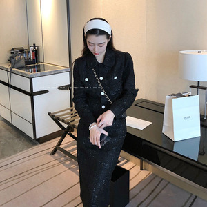 小香风港风套装女复古chic时尚休闲白色高端轻奢两件套设计感图片