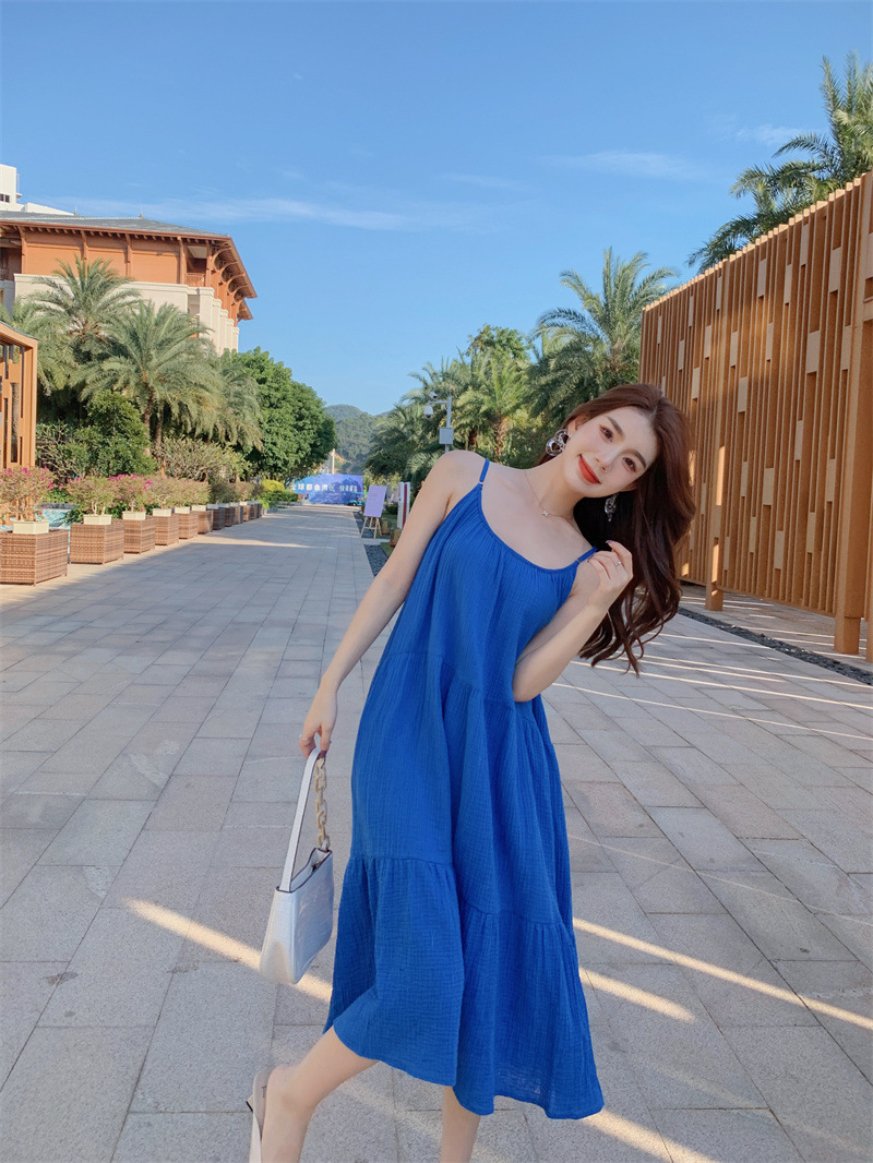 蓝色吊带连衣裙海边度假风法式初恋仙女长裙洋气减龄2022年新款夏