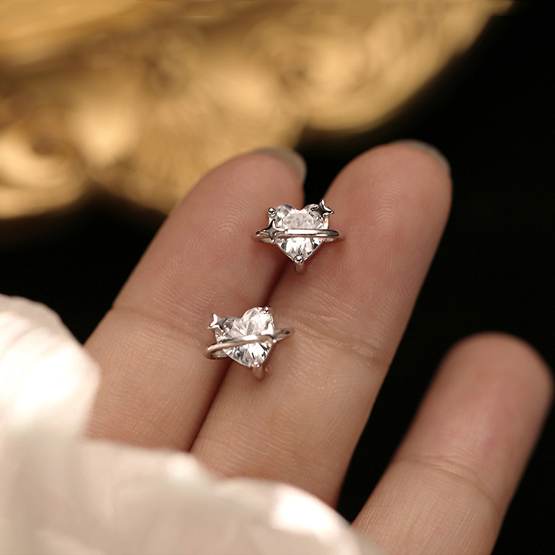 爱心锆石环绕流星耳钉女小清新可爱镶钻心形耳环四芒星桃心耳骨钉