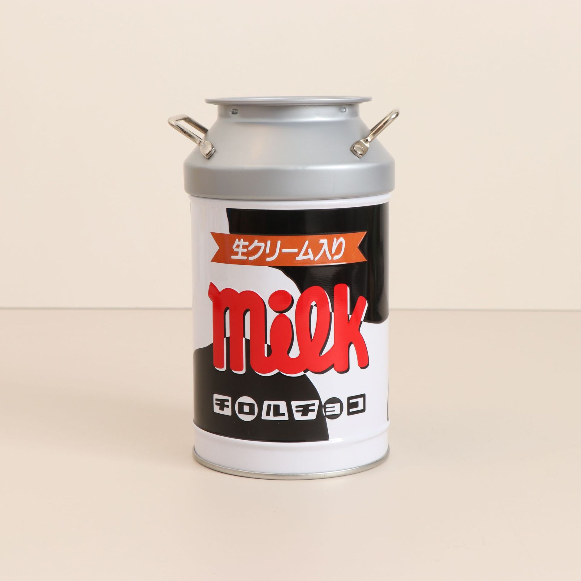 3万个蜡烛圆罐香薰马口铁扁鼓罐婚庆包装礼品密封茶叶金属罐巧克力