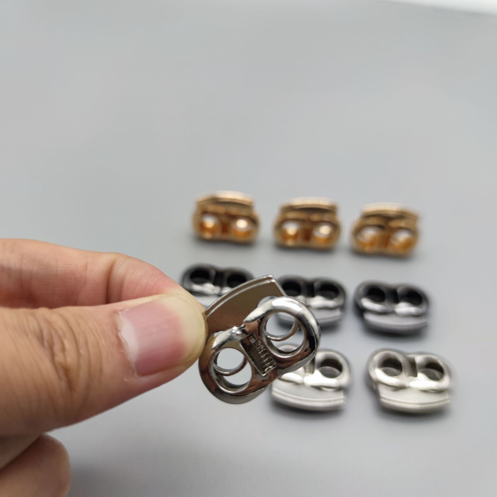 孔径7mm大号金属猪鼻扣卫衣羽绒服松紧调节扣锌合金双孔弹簧扣