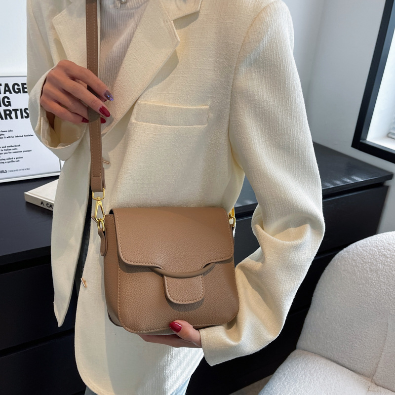 Women's Bag 2022 New Spring Versatile Foreign Trade Shoulder Messenger Bag Fashion This Year Popular Saddle Bag