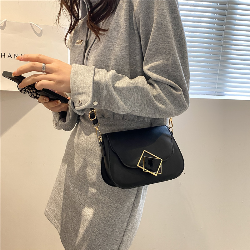 Fashion Crossbody Bag Women's 2022 Spring New Fashionable Small Square Bag Temperament Wild Shoulder Bag Women's Bag Coin Purse