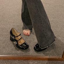 法式黑色漆皮双排扣水钻小皮鞋女2024年新款粗高跟玛丽珍浅口单鞋
