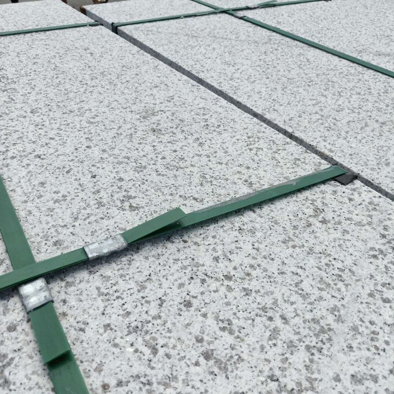 灰白色花岗岩 麻城芝麻白芝麻灰矿口供应荔枝面 火烧面石板