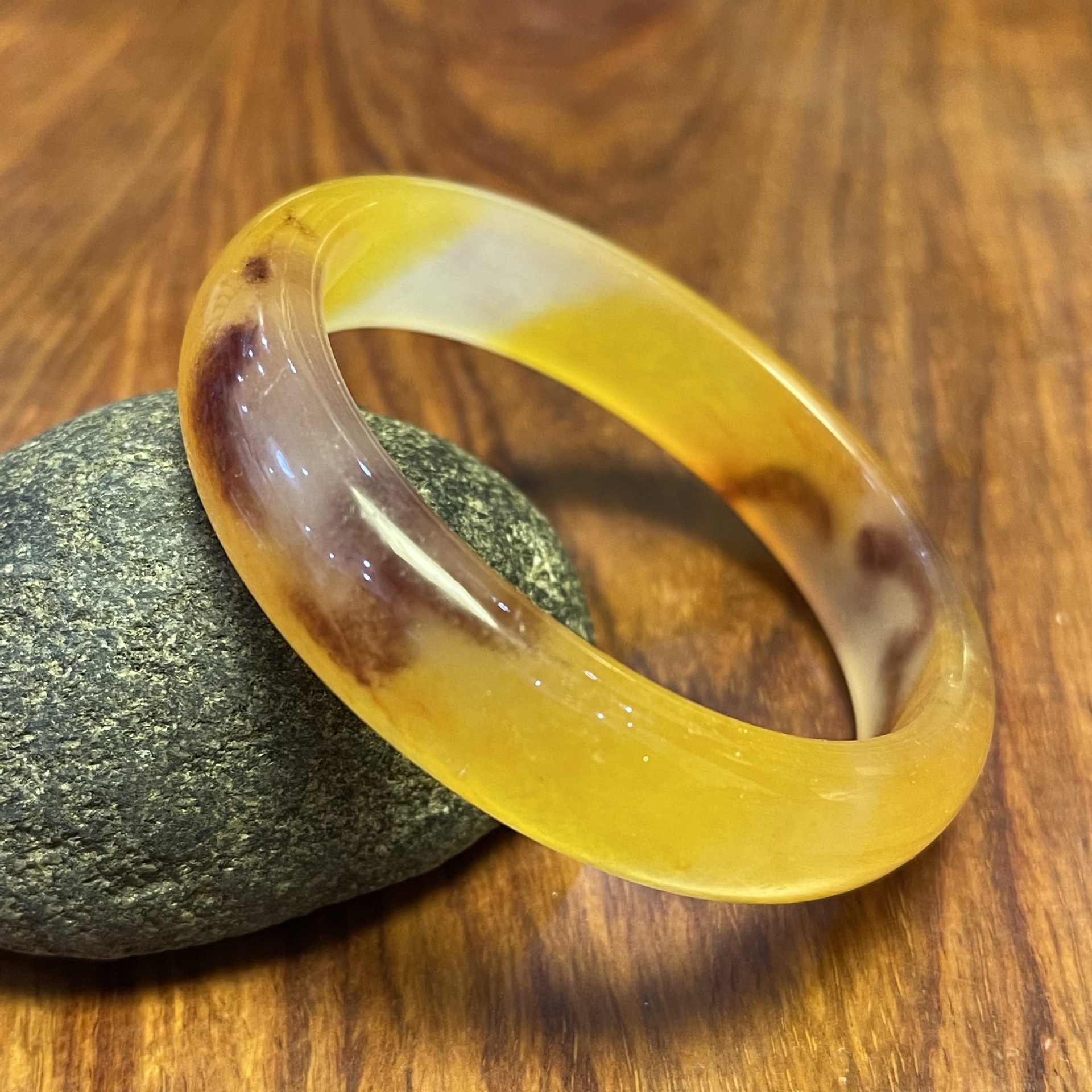 新疆黄龙玉戈壁料手镯 金丝黄玉戈壁玉飘花手镯 石英岩玉手镯手链