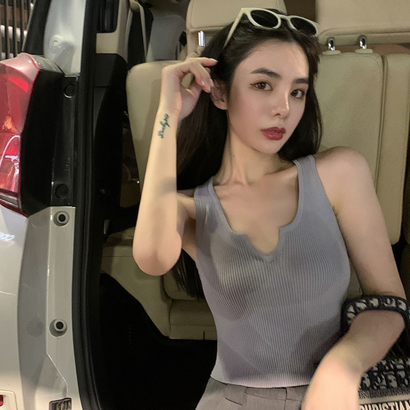 吊带背心夏季新款半开v领针织露背开叉辣妹纯欲风短款低胸上衣女