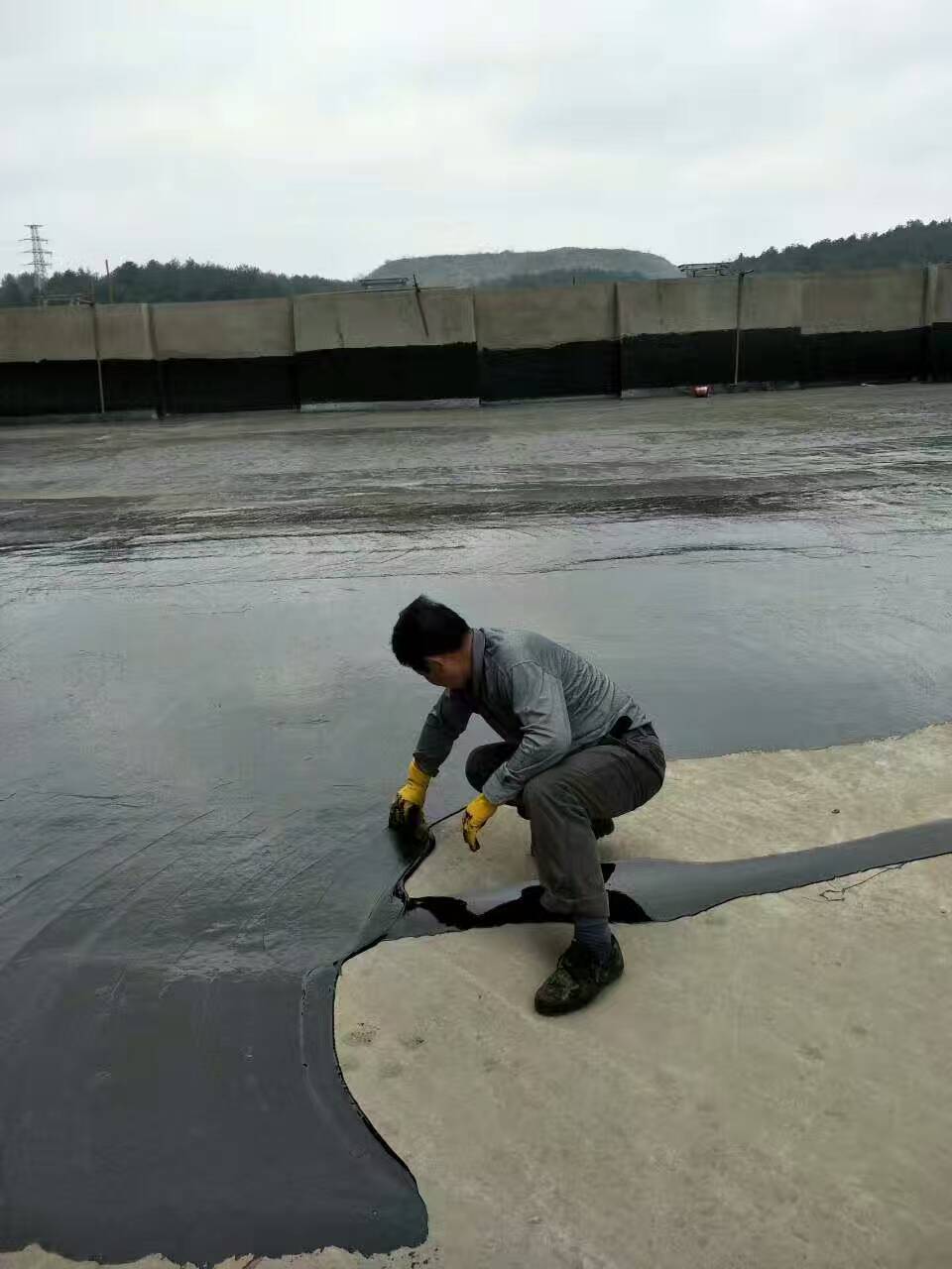 沥青块固体屋顶防水材料平房补漏公路裂缝道路灌缝胶火烧袋装油膏