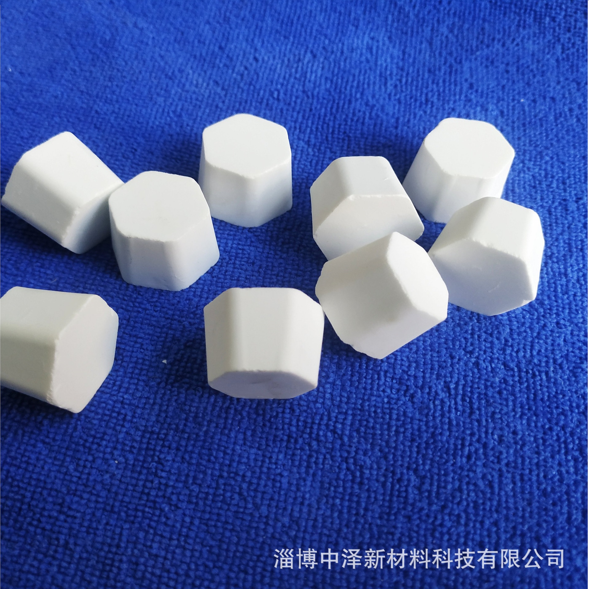 氧化铝研磨圆柱氧化铝异形件耐磨陶瓷厂家订制淄博中泽