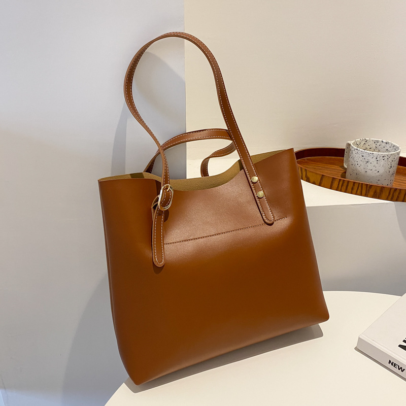 上新夏季大包包女2021新款纯色简约洋气复古大容量休闲单肩托特包