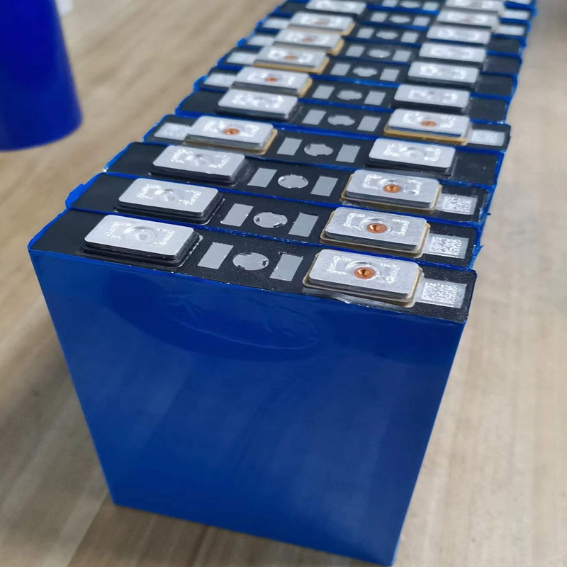 国轩大单体铝壳磷酸铁锂电池30ah50ah电芯太阳能储能路灯电池25安