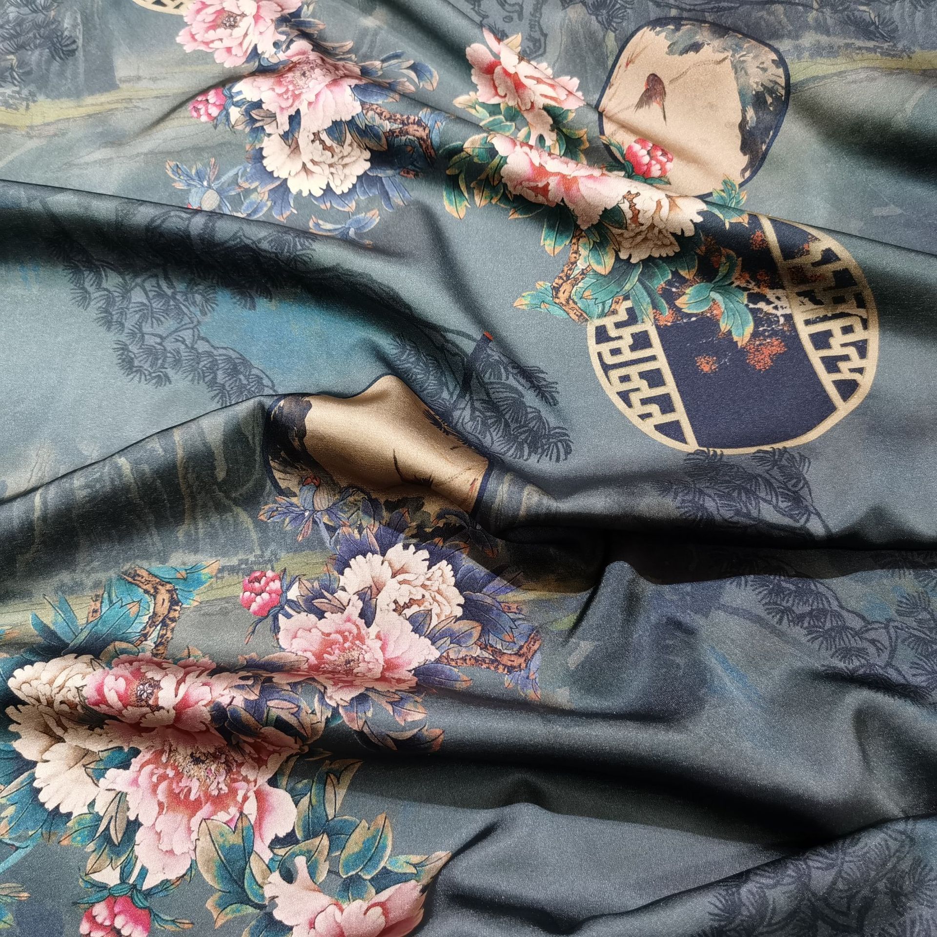 新品香云纱布料批发黑丝缎花罗缎旗袍碎花面料数码印花工厂直销