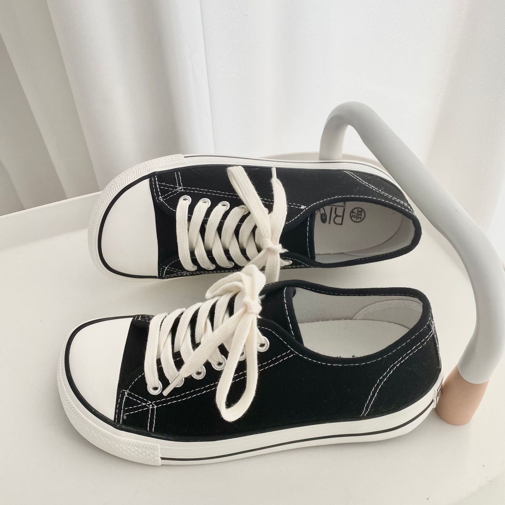 韩国博主推荐方头帆布鞋女2022款街拍流行女鞋子小红书种草w2539