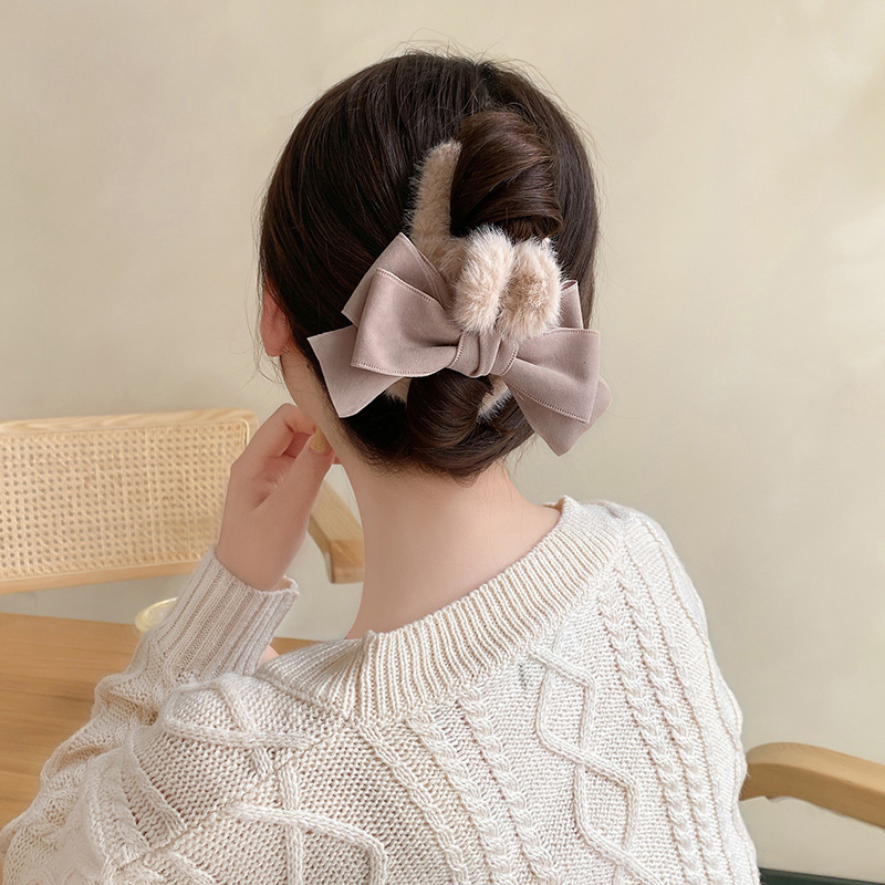 Autumn and Winter Large Plush Bow Claw Clip Women's Back Hair Clip Hairware Updo Temperament Shark Clip Wholesale