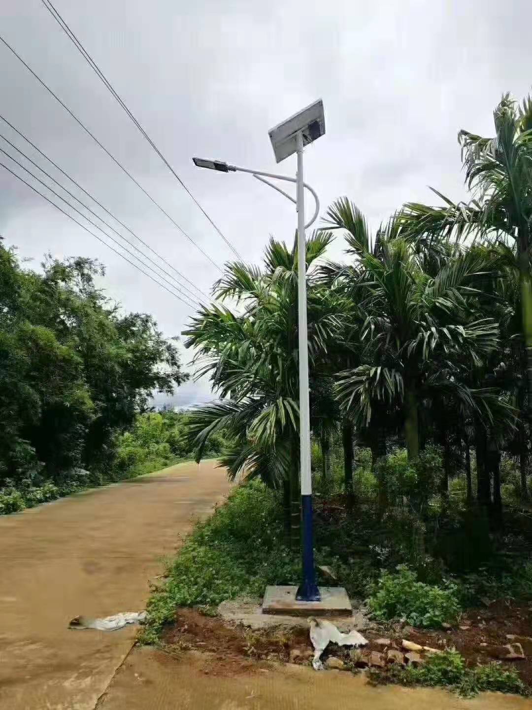 a字臂太阳能路灯小金豆路灯5-6米高路灯新农村太阳能路灯