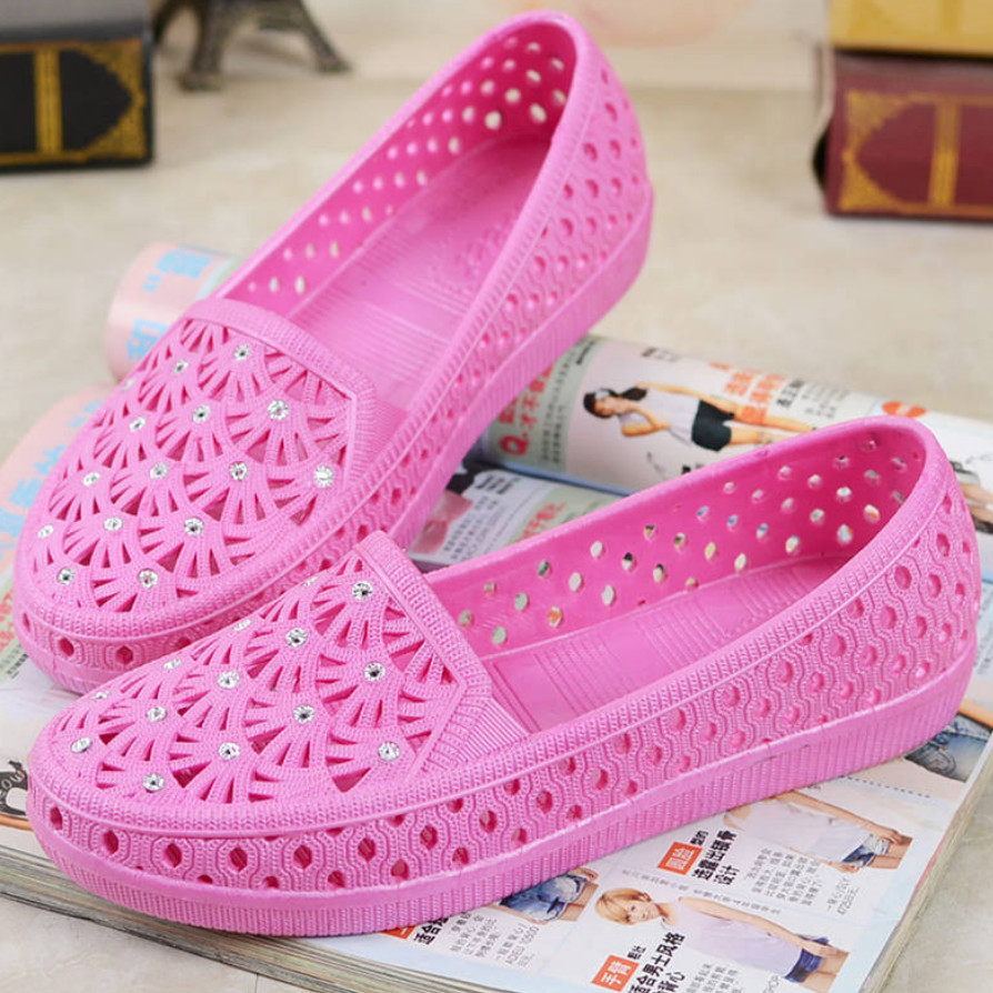 Summer 2022 New Closed Toe Hollow Women's Sandals Summer Student Shoes Female Dancing Shoes Flat Hole Shoes Student Sandals