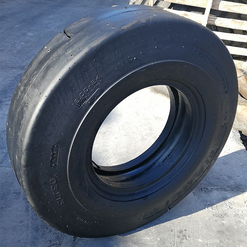 供应天津天力1200-24光面轮胎24层级井下铲运机轮胎