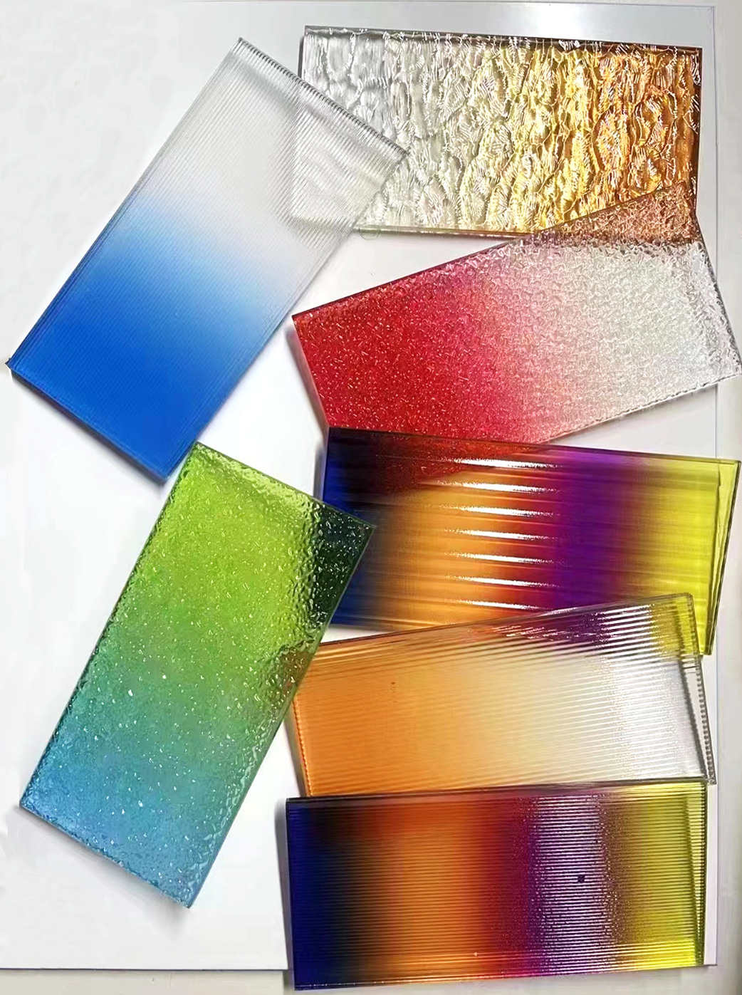 定制长虹渐变玻璃  炫彩瓦楞屏风隔断 夹胶艺术玻璃