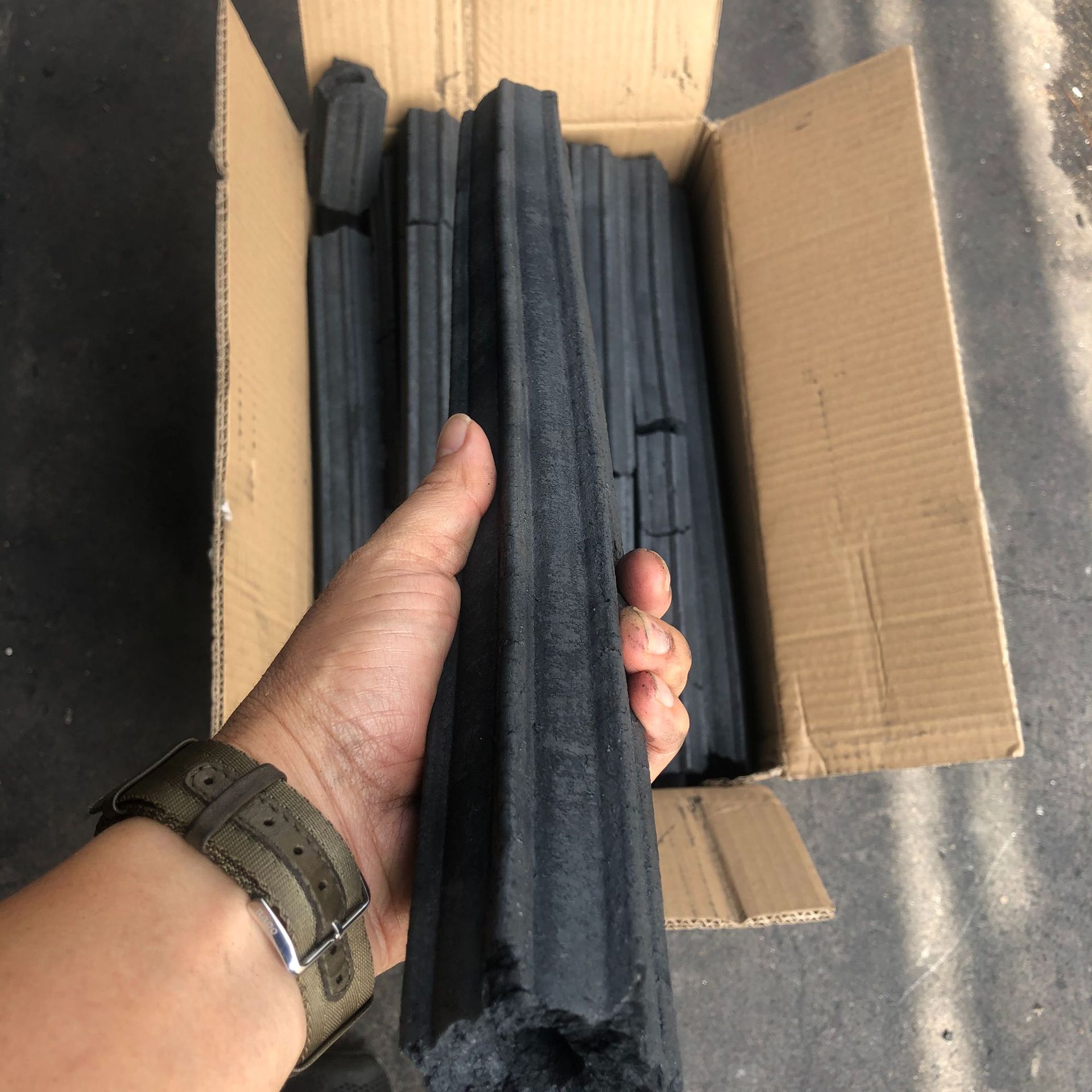 碳厂直销六角机制炭 商用烤肉猛火烧鸭用木碳餐厨行业用烧烤炭