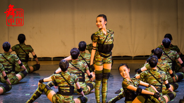 儿童兵娃娃成人军装迷彩演出服出发同行军旅女兵舞蹈表演服装包邮