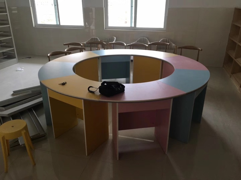 彩色梯形组合桌心理咨询教室团体辅导桌扇形桌异形美术阅览室桌椅