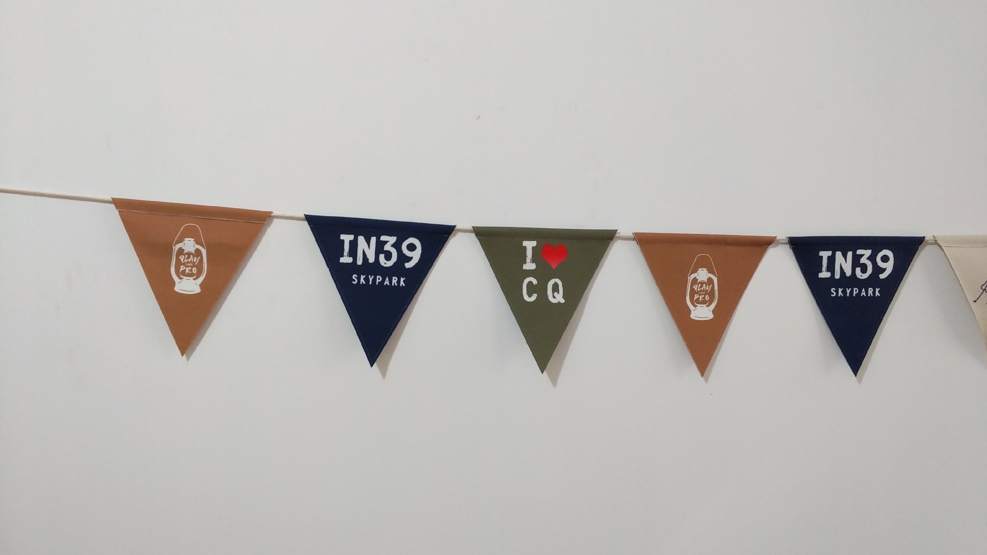 定制帆布三角形挂旗 户外复古式装饰串旗 风绳旗子