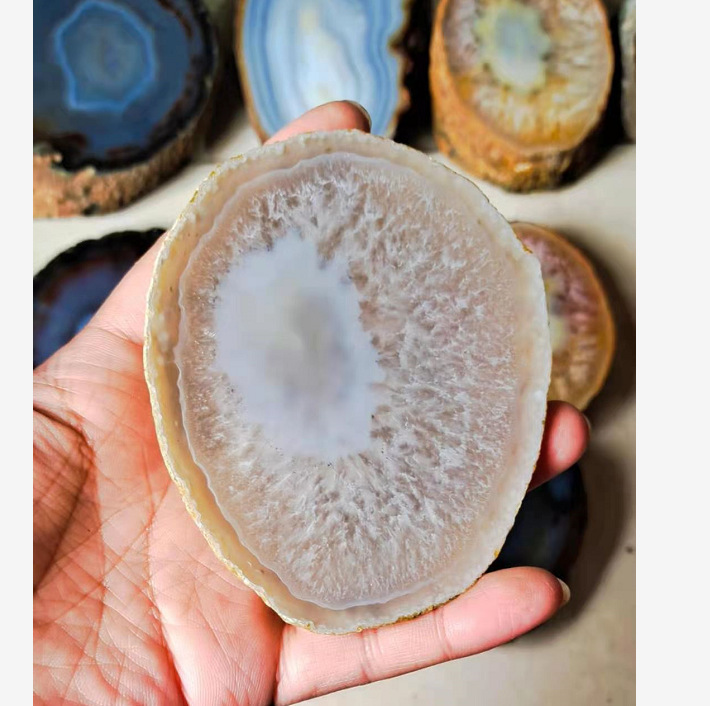 厂家大量批发 玛瑙原石 切片原皮原色 摆件 送家人 送朋友