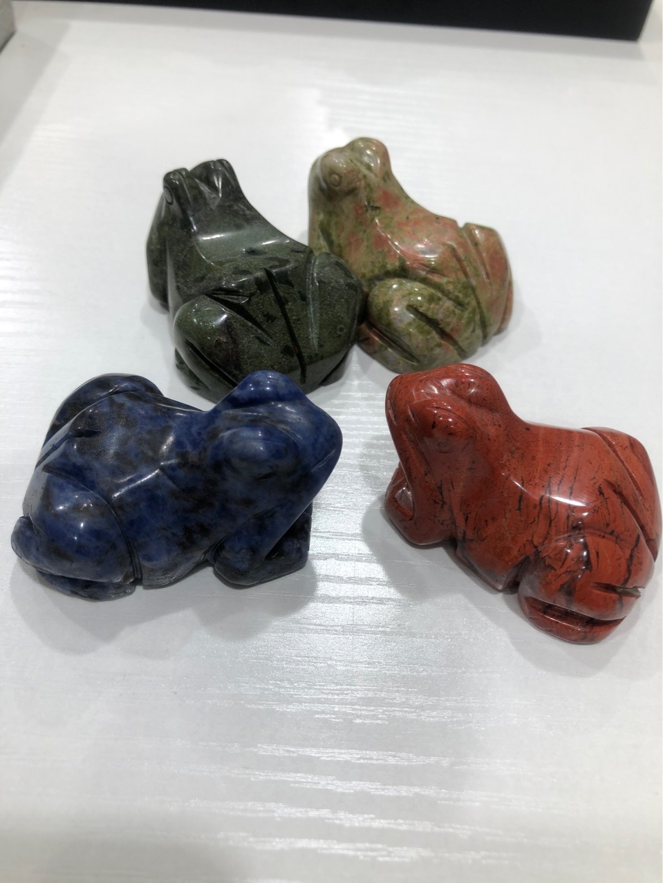 新品宝石石头雕刻青蛙小石雕饰品工艺品风水家居结婚礼品摆件套装