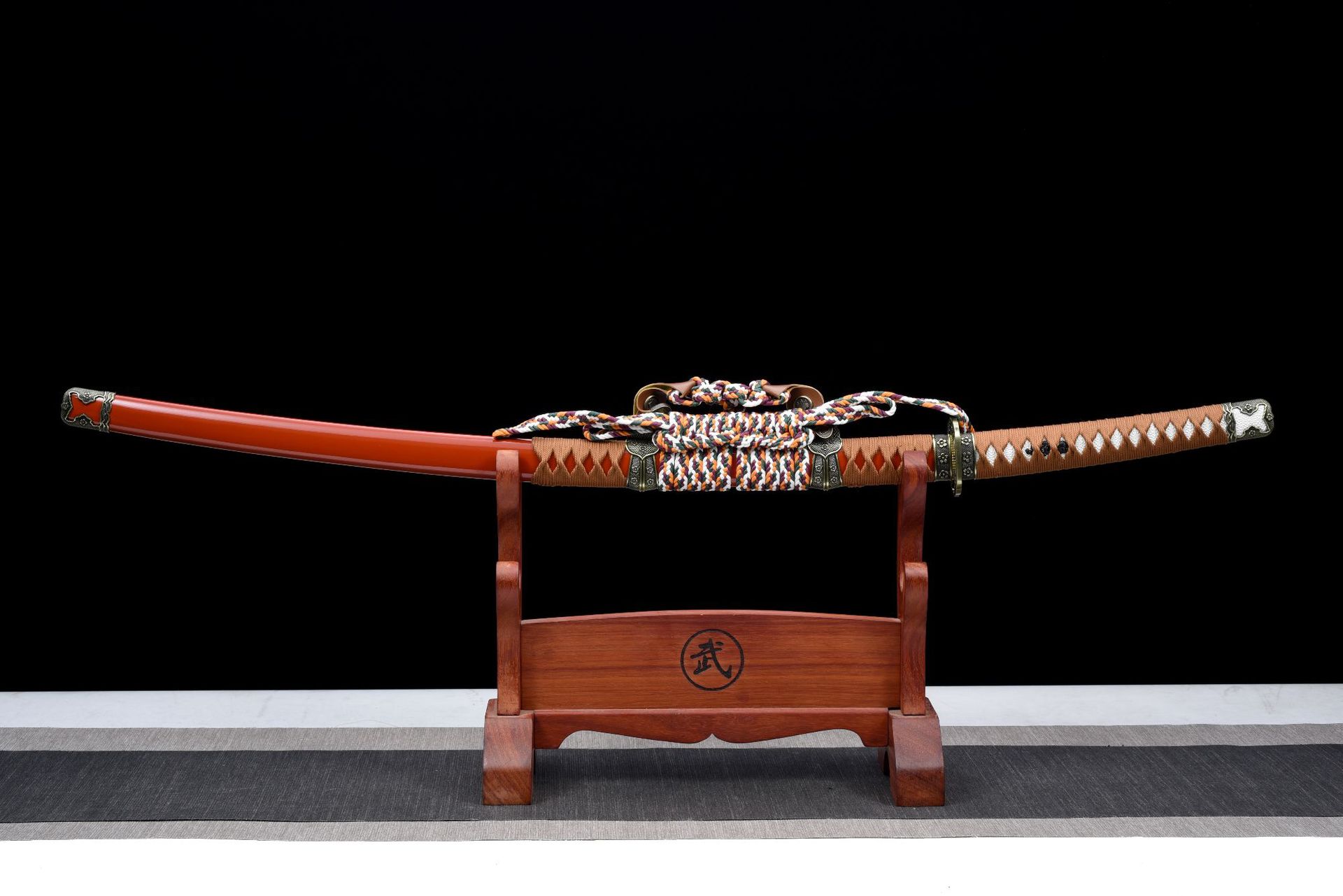 实木大漆鞘搭配精美下绪,配高端锦盒训练木刀带鞘全