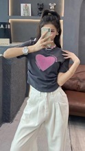 水立方夏季新款韩版短款设计感显瘦百搭爱心印花短袖T恤女