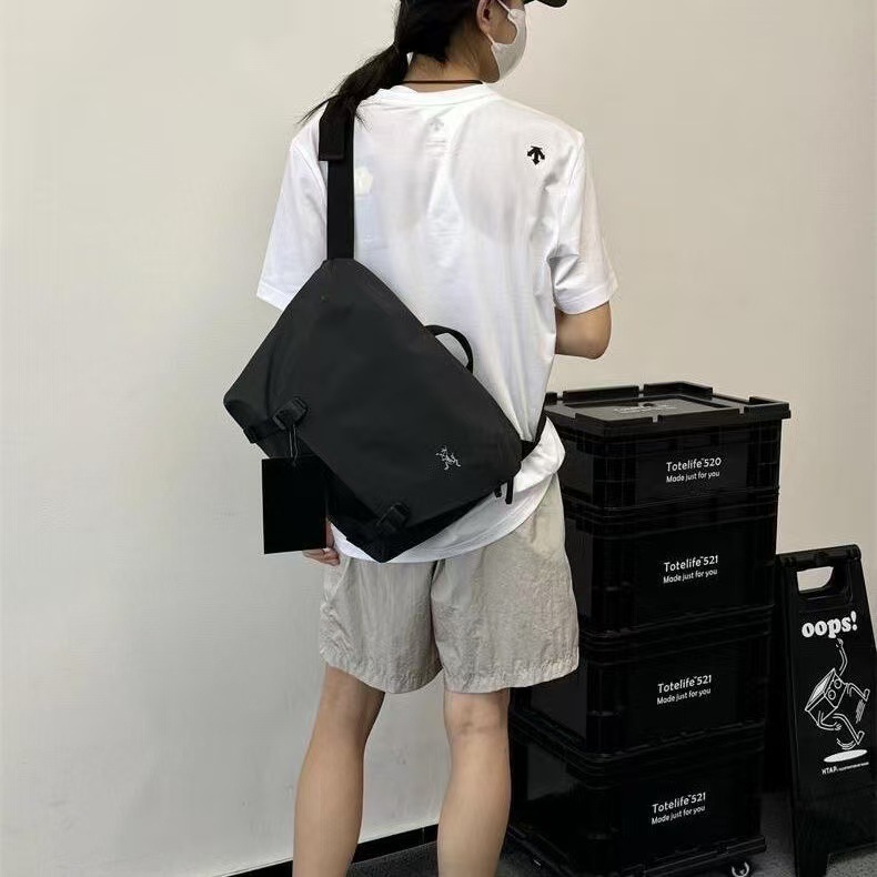 kun鸟包鸡骨架Granville 10L大容量翻盖单肩包斜挎包背包邮差包