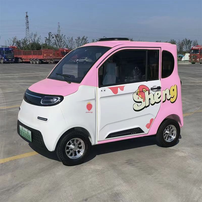 新款云朵 全封闭四门六座电动四轮车 低速家用电动老年代步碟刹
