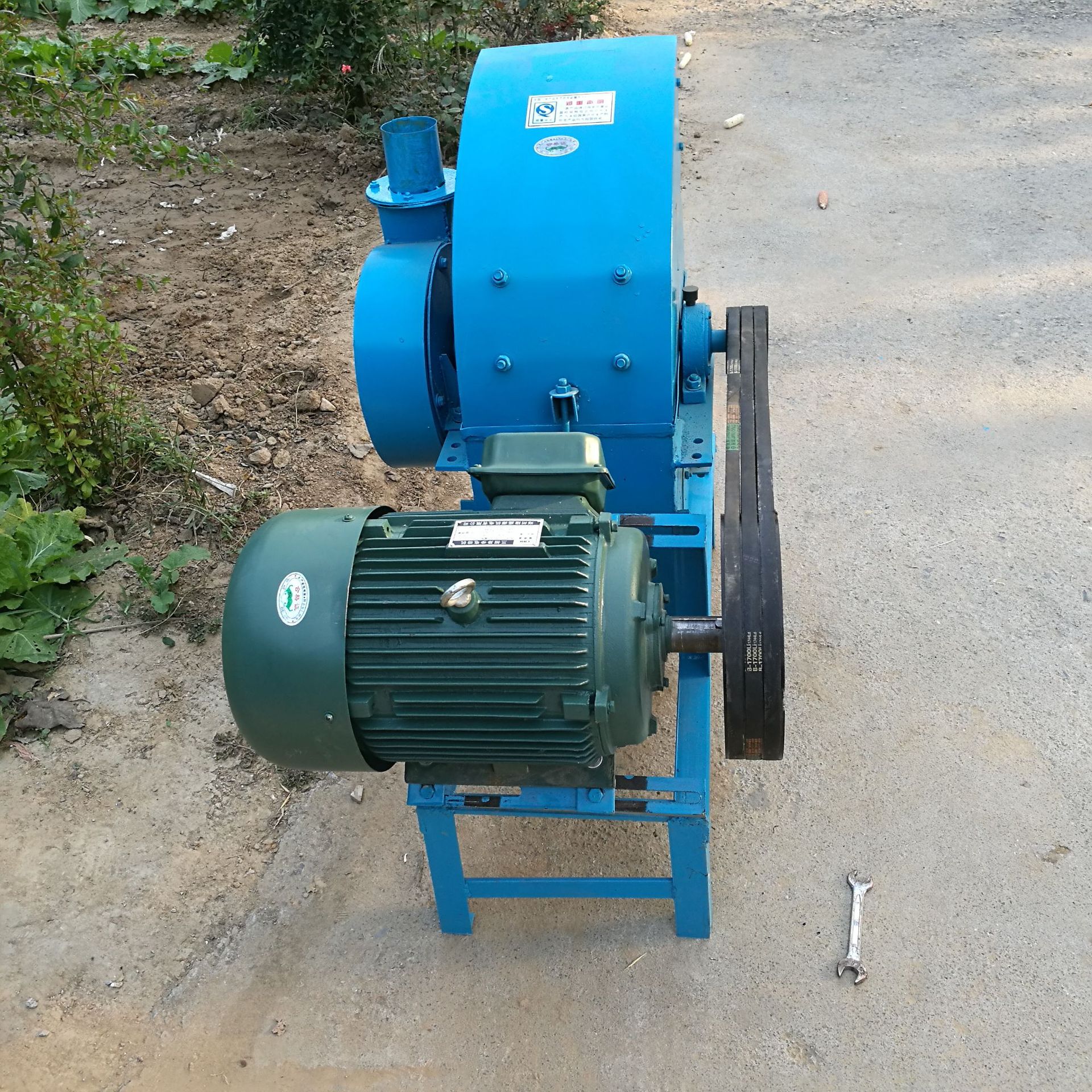 供应 板材边角料粉碎机 锤片式木糠粉碎机 大小型中药材粉碎机