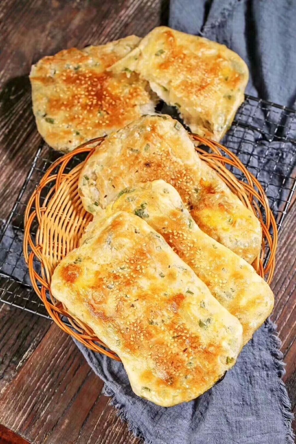 地道淮南牛肉汤烧饼油酥烧饼半成品碳烤葱油饼烤箱油酥烧饼坯商用