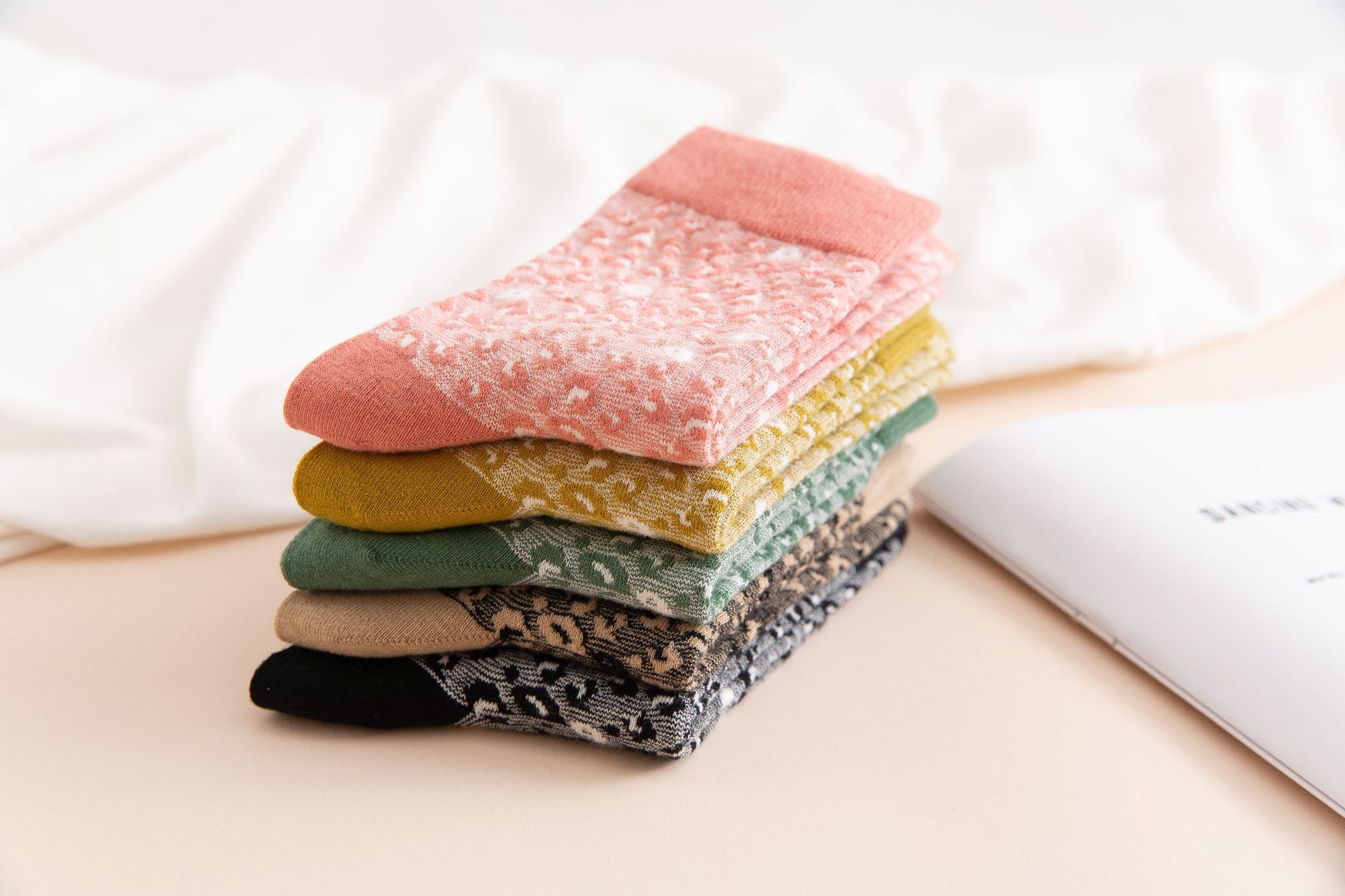 袜子女秋冬豹纹中筒袜女个性全棉潮袜袜子精梳棉豹纹ins日系袜