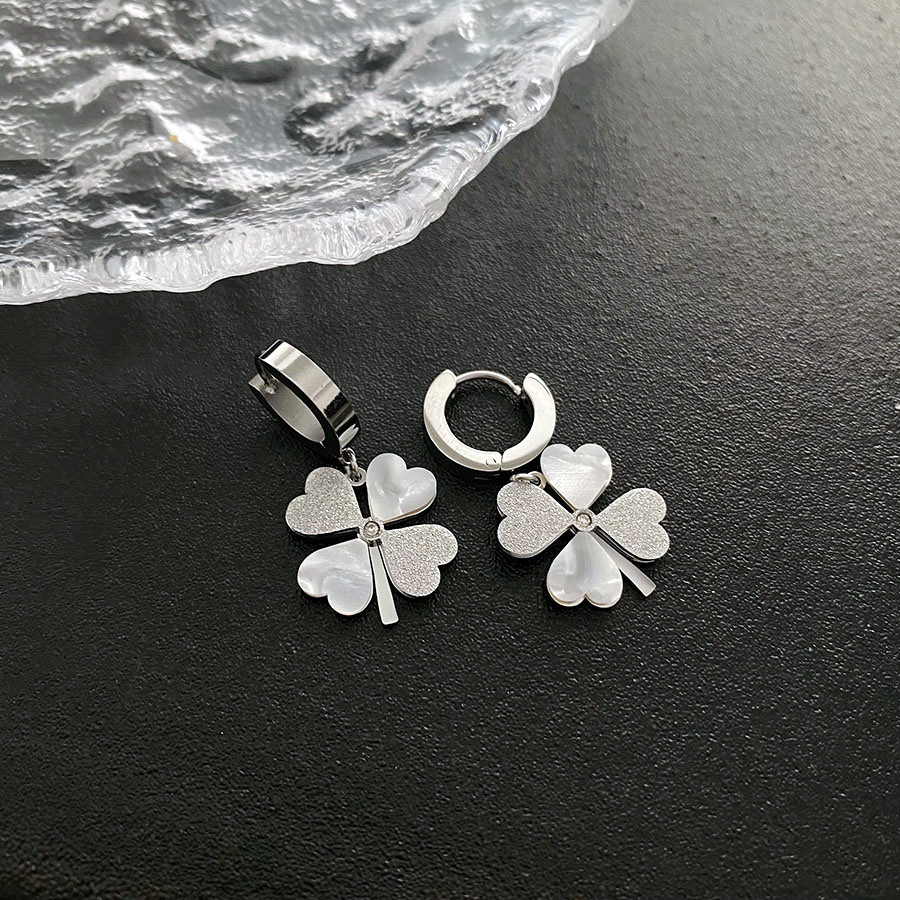 Light Luxury Unique Lucky Four-Leaf Clover Earrings Cold Style Women's 2023 New Trendy Niche Design High-Grade Earrings